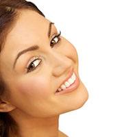 Attractive smile using veneers